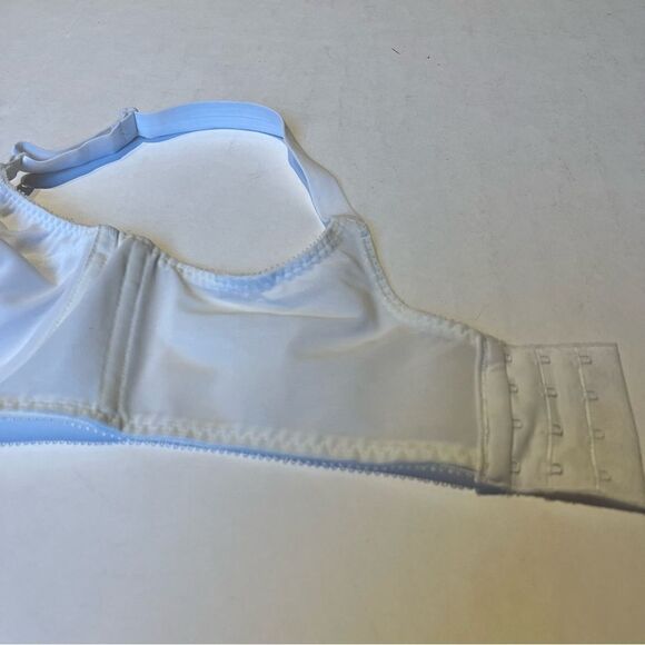 Bali Bra White 36D Underwire, no padding, wider adjustable straps. - Picture 5 of 9
